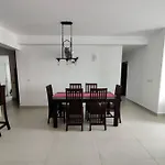 Modern Apartment In Close Proximity To The Beach