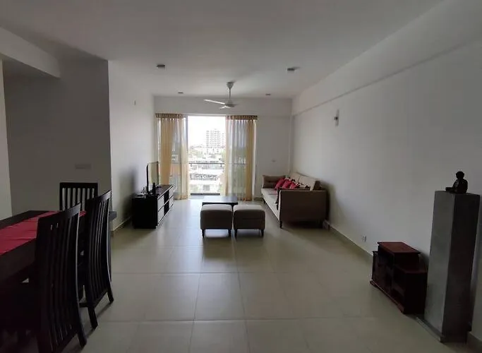 Modern Apartment In Close Proximity To The Beach