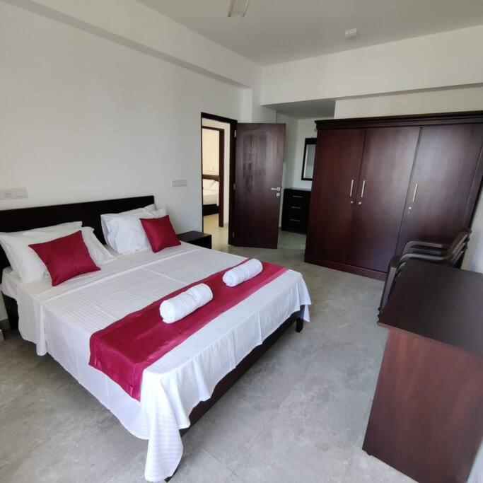 Apartment Modern In Close Proximity To The Colombo